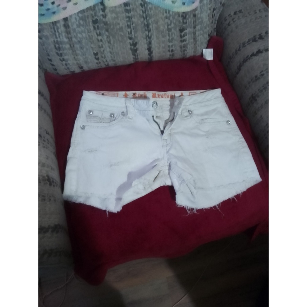 Woman's Rock Revival White Denim Lina Shorts Size 29/4" Inseam